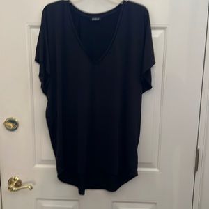 Express Women’s sleeveless V-Neck Black Shirttail Top.  XL